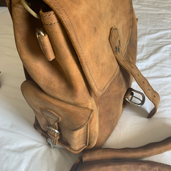 Saddleback Leather Medium Simple Backpack - Picture 2 of 7